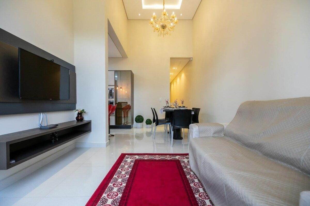 Novissima E Linda Casa Com Piscina Na Regiao De Foz